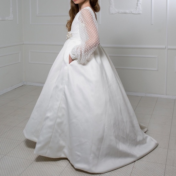 Girls white gown by Elsa Fairy - Picture 2 of 7